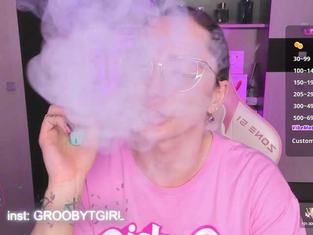 Live sex webcam photo for G-O-D-D-E-S-S #291004734