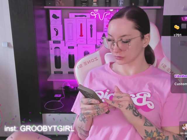 Live sex webcam photo for G-O-D-D-E-S-S #291021460