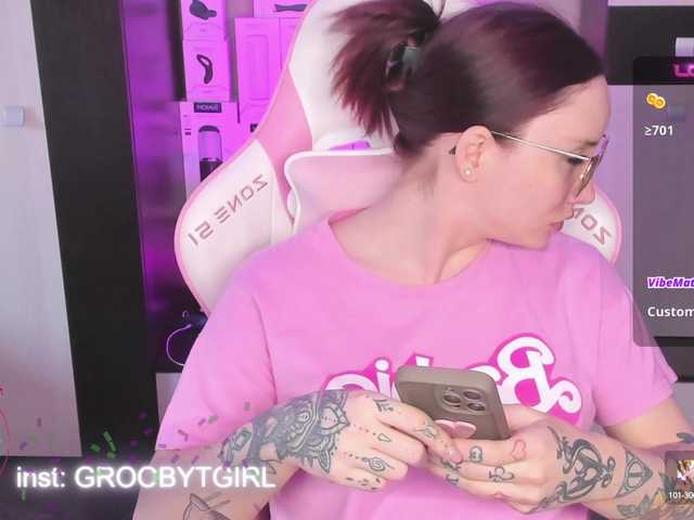 Live sex webcam photo for G-O-D-D-E-S-S #291028162