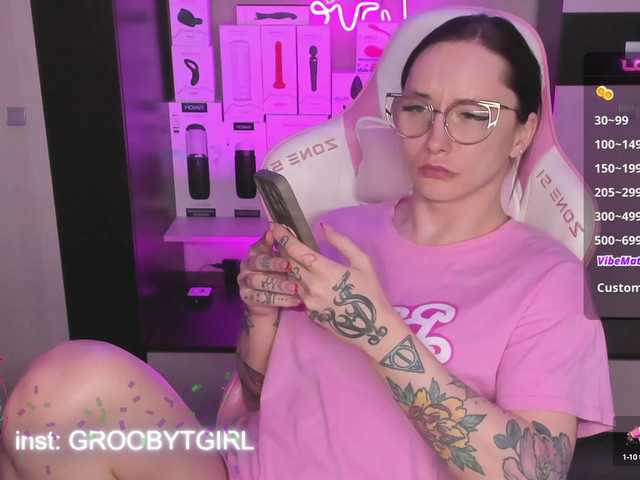 Live sex webcam photo for G-O-D-D-E-S-S #291030644