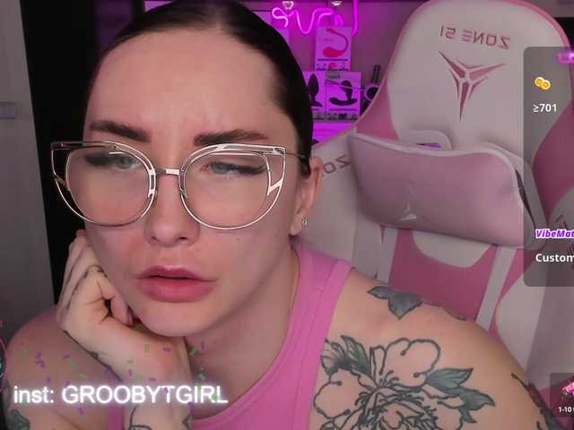 Live sex webcam photo for G-O-D-D-E-S-S #291052997