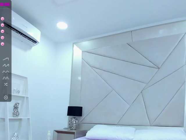 Live sex webcam photo for GABRIELAdelaT #271727083