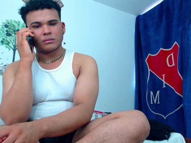 Live sex webcam photo for GIAN-HOT #277312155