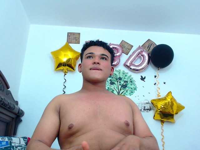 Live sex webcam photo for GIAN-HOT #277367600