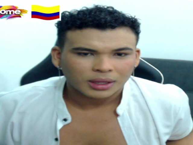 Live sex webcam photo for GIAN-HOT #277440852