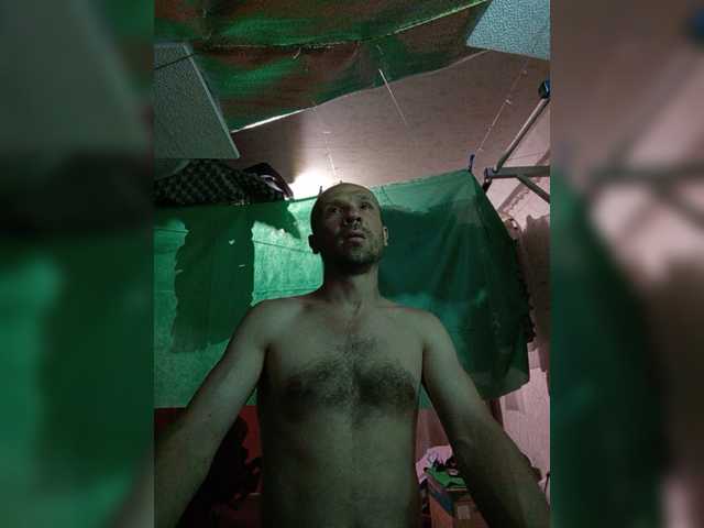 Live sex webcam photo for GORBATUYHER #275728675