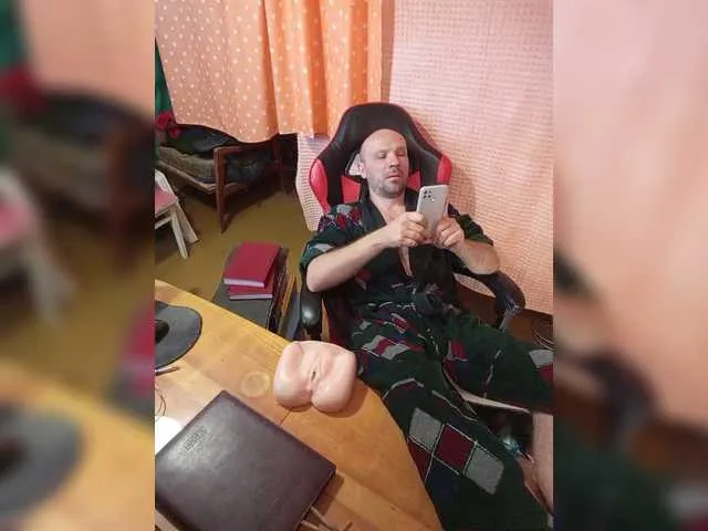 Live sex webcam photo for GORBATUYHER #291843346