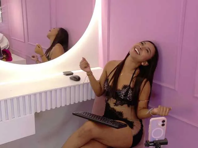 Live sex webcam photo for GabrielaLugo #294188202