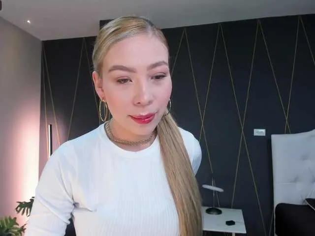 Live sex webcam photo for GabrielleRoy1 #275542947