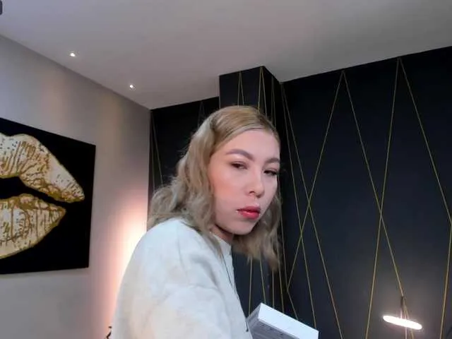 Live sex webcam photo for GabrielleRoy1 #275551349