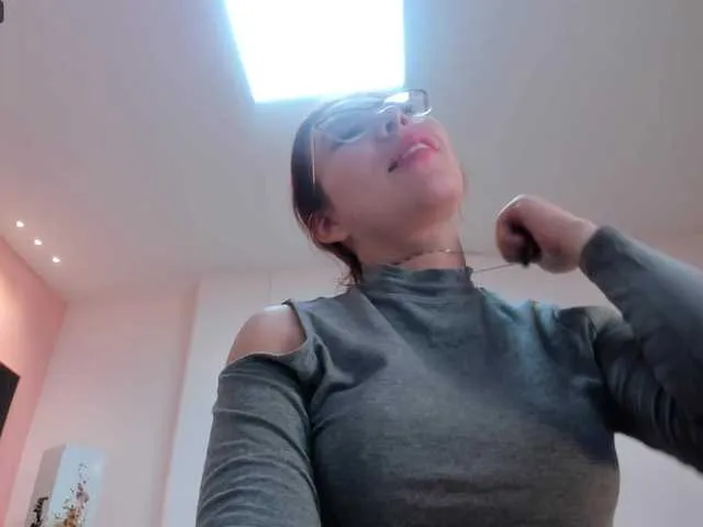 Live sex webcam photo for GabrielleRoy1 #275847633