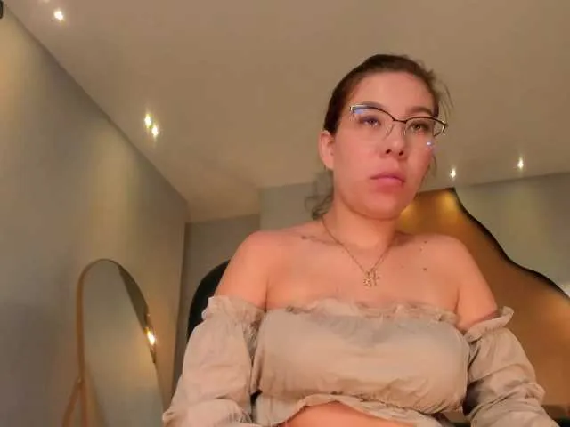 Live sex webcam photo for GabrielleRoy1 #276538319