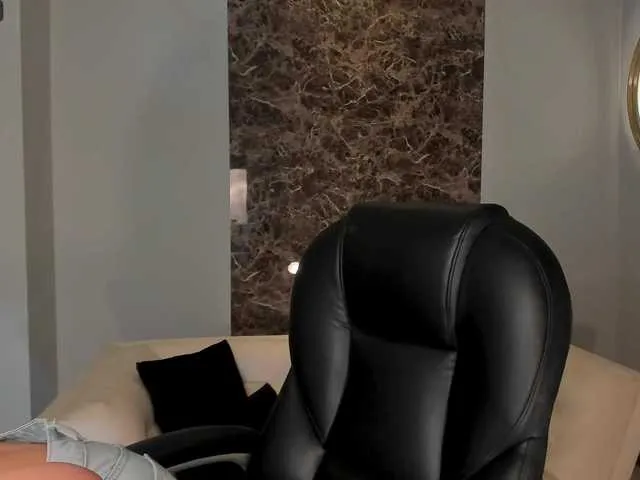 Live sex webcam photo for GabrielleRoy1 #276558024