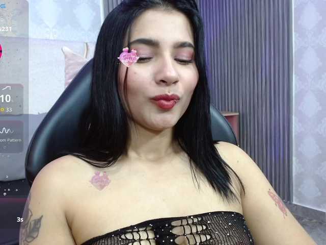 Live sex webcam photo for Gaby-tay1 #292160070