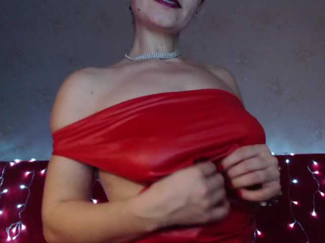 Live sex webcam photo for GabyHot #271847049