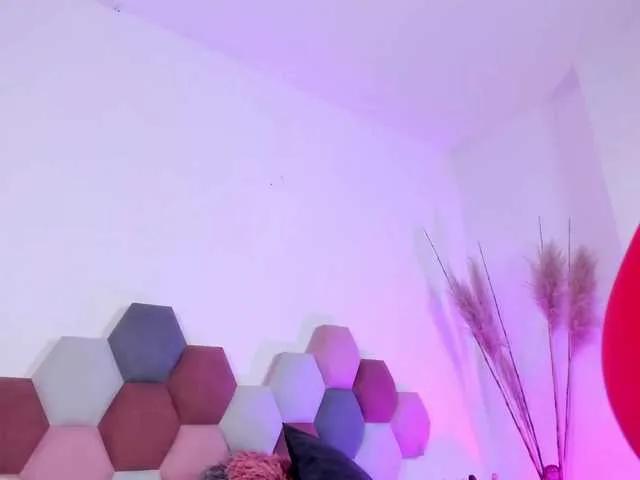 Live sex webcam photo for GabyMoore #276507166