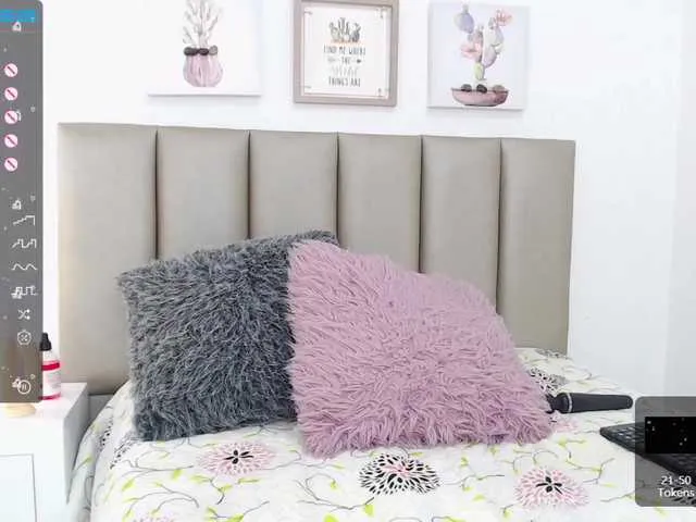 Live sex webcam photo for GabyDeLaTorre #273734760