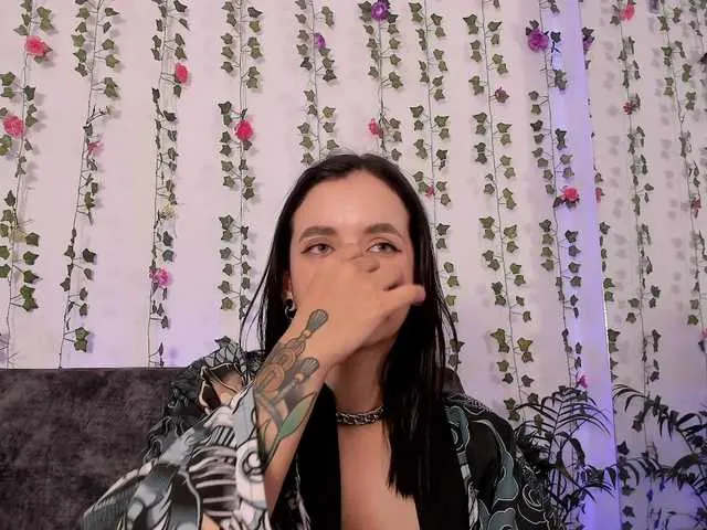 Live sex webcam photo for Gabymanson #290357744