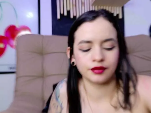Live sex webcam photo for Gabymanson #291045259