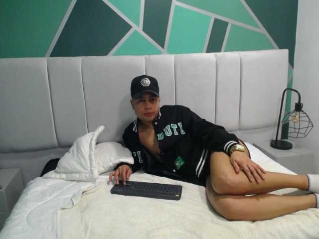 Live sex webcam photo for Gahel- #276490557