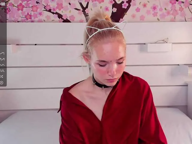 Live sex webcam photo for GailEmily #274376083
