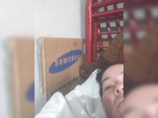 Live sex webcam photo for Galaxiaxxx1 #276242680