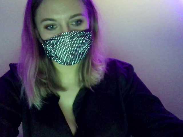 Live sex webcam photo for GameAnn #276228519