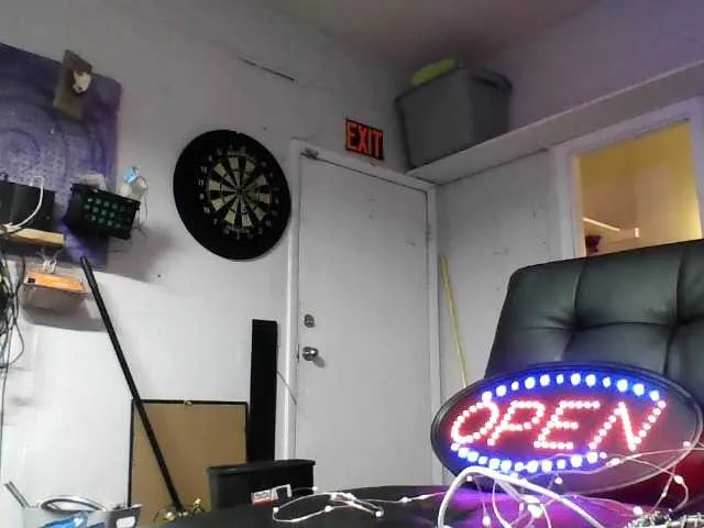Live sex webcam photo for GamerChic #278075184