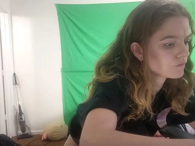 Live sex webcam photo for GamerChic #290441841