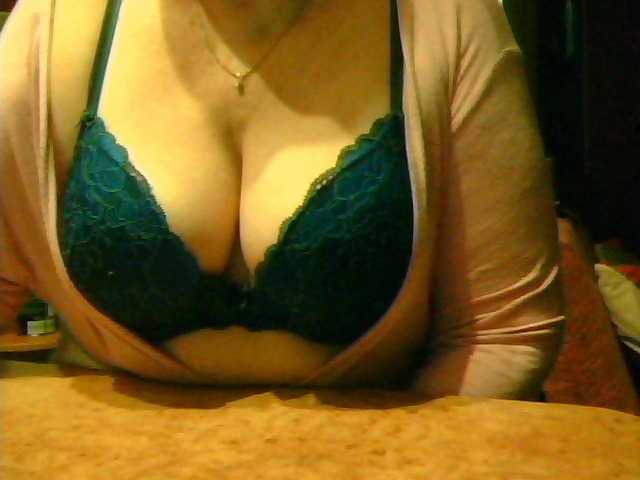 Live sex webcam photo for GapeMyHole #273017943