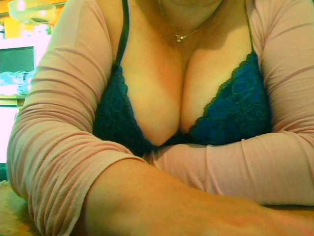 Live sex webcam photo for GapeMyHole #273460698