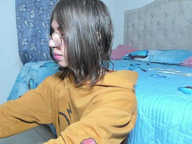 Live sex webcam photo for Garch-Ery #289948819