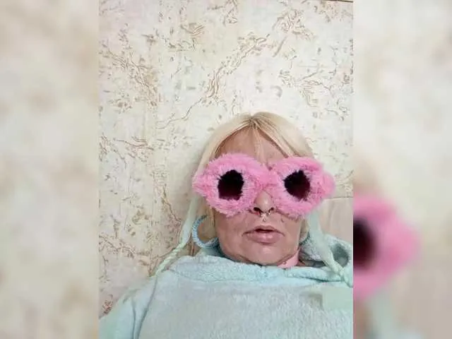 Live sex webcam photo for GardenerofIllusions #290411923