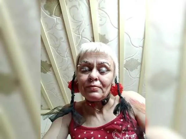 Live sex webcam photo for GardenerofIllusions #290824872