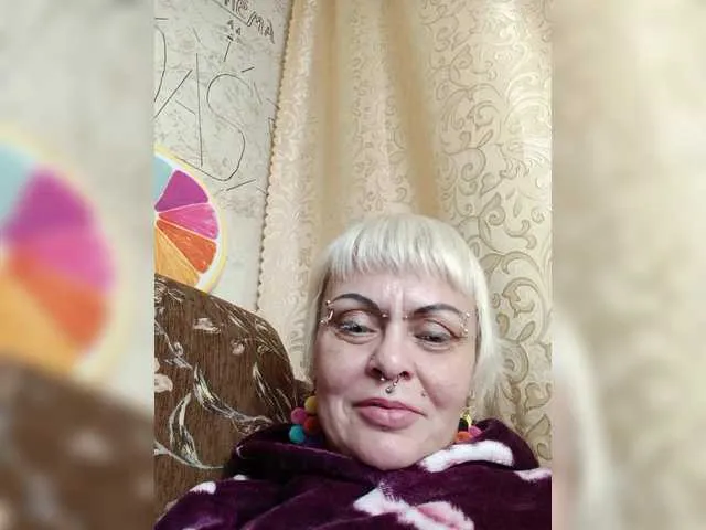 Live sex webcam photo for GardenerofIllusions #291087803
