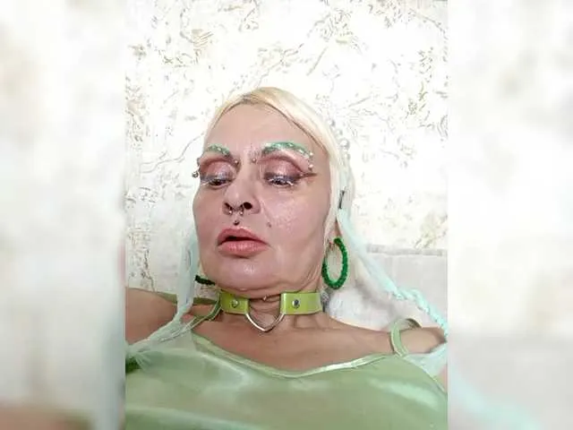 Live sex webcam photo for GardenerofIllusions #291374708