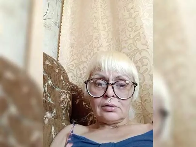 Live sex webcam photo for GardenerofIllusions #291400850