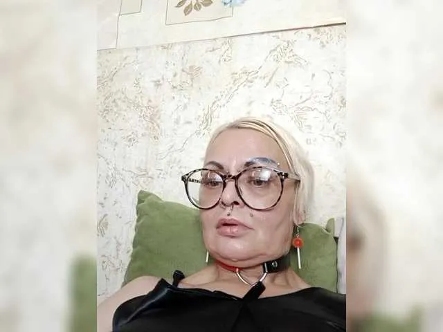 Live sex webcam photo for GardenerofIllusions #291502808