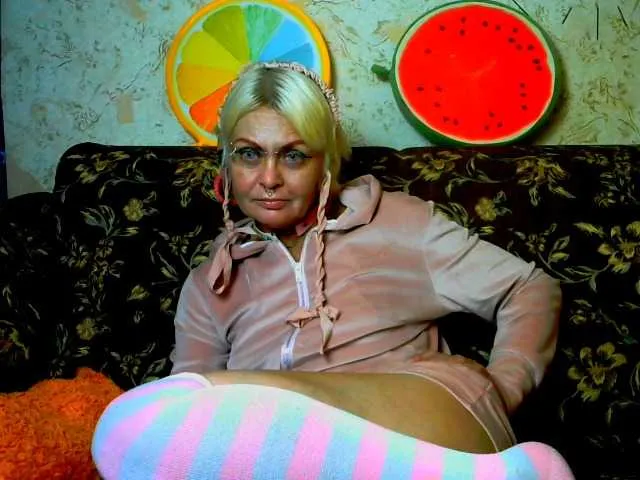 Live sex webcam photo for GardenerofIllusions #291815904