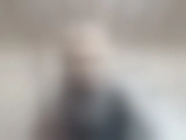 Live sex webcam photo for GardenerofIllusions #292380177