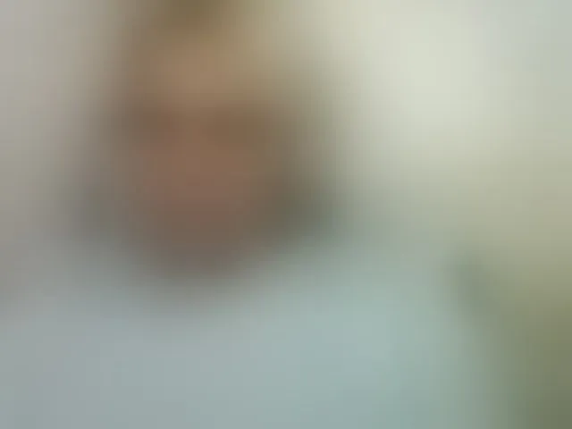Live sex webcam photo for GardenerofIllusions #292757213