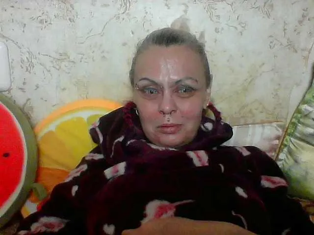Live sex webcam photo for GardenerofIllusions #293600041