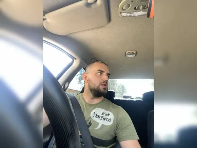 Live sex webcam photo for Gary1241 #275630792