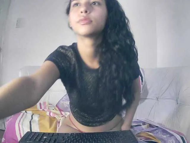 Live sex webcam photo for Gemagarcia33 #274605798