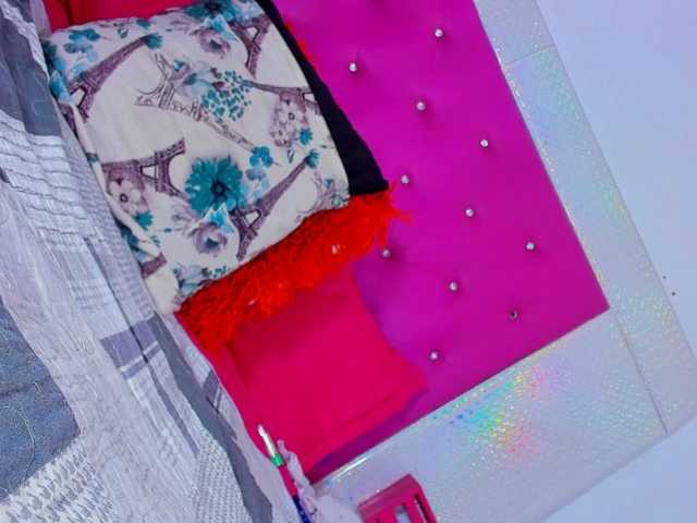 Live sex webcam photo for Gemmaa-BlackX #290995745