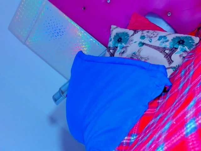 Live sex webcam photo for Gemmaa-BlackX #291232963