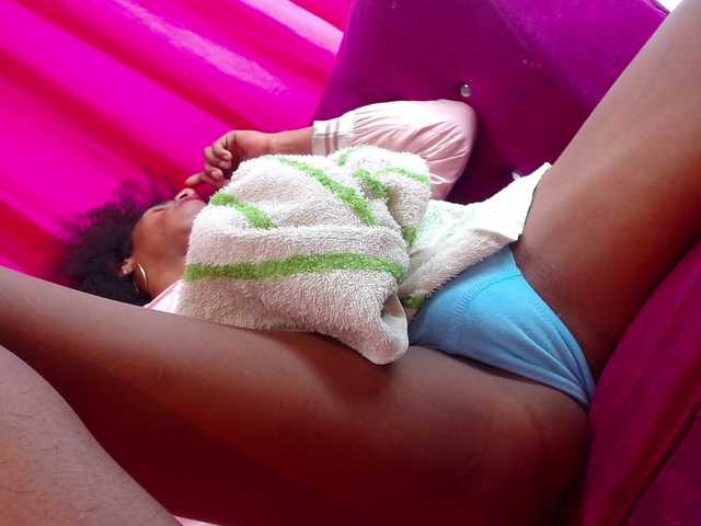 Live sex webcam photo for Gemmaa-BlackX #292229250