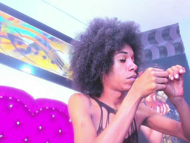 Live sex webcam photo for Gemmaa-BlackX #292334767