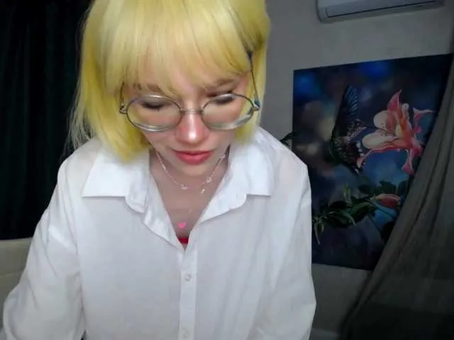 Live sex webcam photo for GentleFlow #275506188