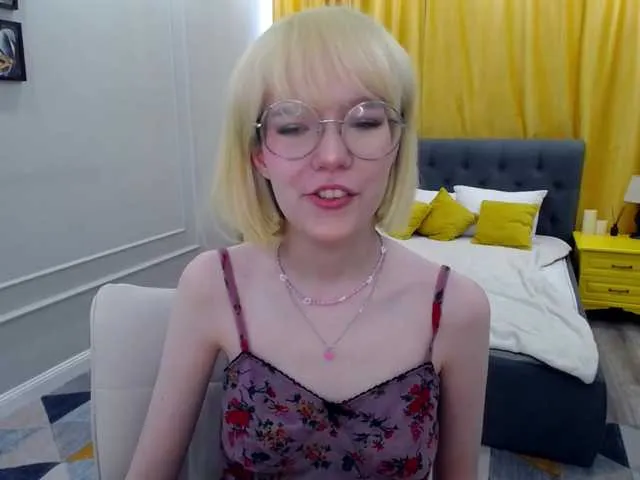 Live sex webcam photo for GentleFlow #275513996